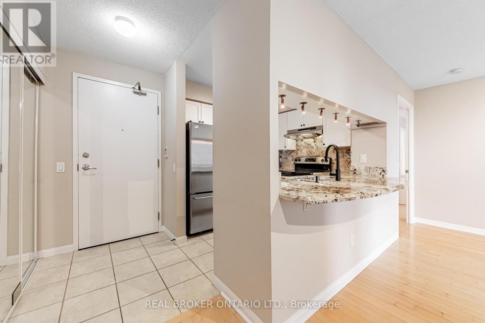 2011 - 153 BEECROFT ROAD Toronto (Lansing-Westgate), Ontario 2