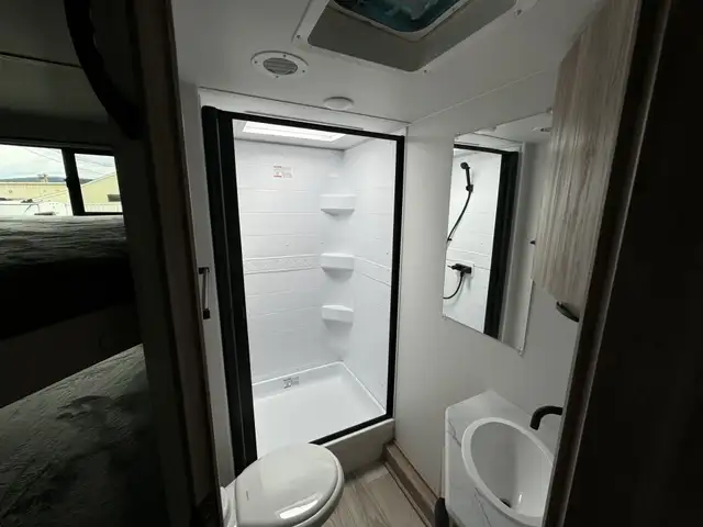 2025 Winnebago M-SERIES 2326MBBH in Travel Trailers & Campers in Terrace - Image 22
