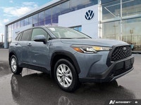 Navigate Canadian roads with confidence in this versatile 2024 Toyota Corolla Cross LE. Finished in... (image 6)