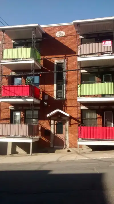 Logement de grandeur 4 1/2 à louer au 2e étage. Un milieu de vie où la coopération et l'entraide son...