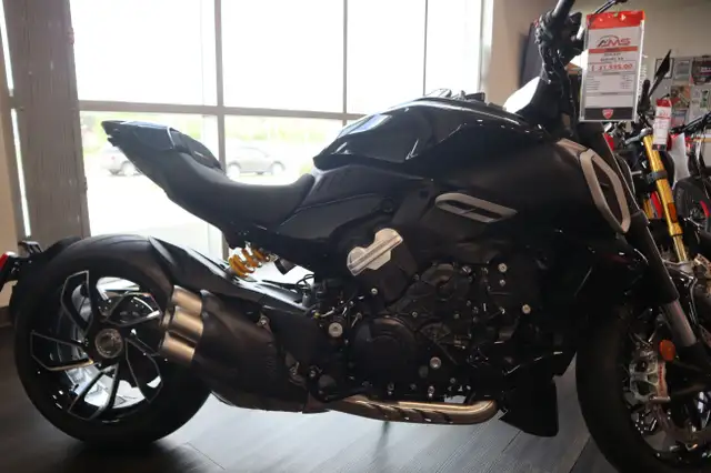 2025 Ducati Diavel V4 Thrilling Black in Street, Cruisers & Choppers in Edmonton - Image 3