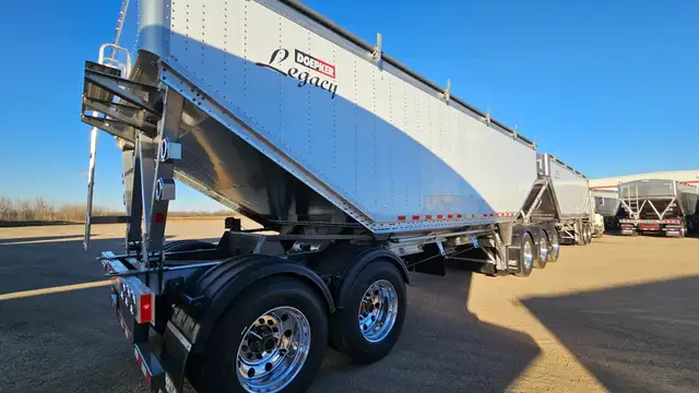2026 DOEPKER Legacy Super B **SALE SAVE $6,500** in Farming Equipment in Saskatoon - Image 4