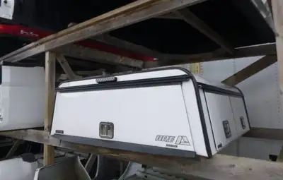 Ford ranger 2019 - 2023 Ford Ranger 5' White ARE Contractor Truck Cap with passenger side access doo...