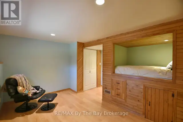 2 BIRCHMOUNT CIRCLE Wasaga Beach, Ontario in Houses for Sale in Oakville / Halton Region - Image 33