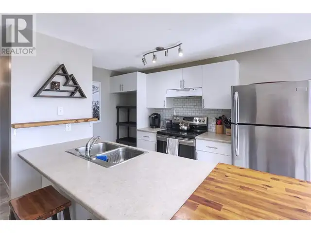 4817 Snow Pines Road Unit# D Big White, British Columbia in Houses for Sale in Penticton - Image 8