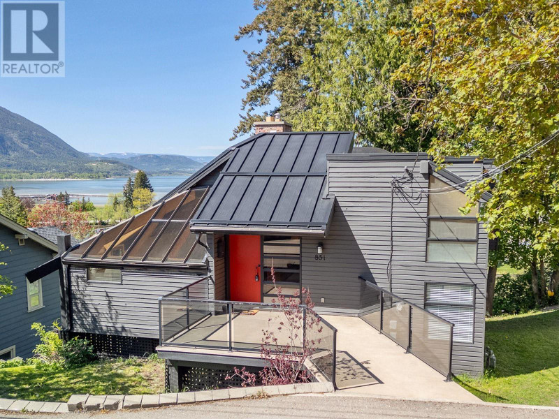 851 3 Avenue NE Salmon Arm, British Columbia Houses for Sale