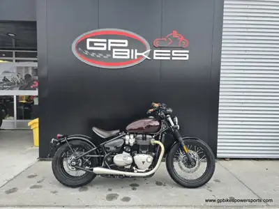 2018 Triumph Bonneville Bobber Morello-red A genuine factory custom, the Bonneville Bobber perfectly...