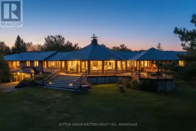 This stunning fusion of architectural brilliance and natural beauty will appeal to the discerning bu...
