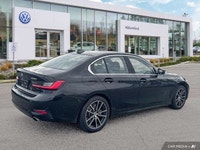 This BMW 3 Series delivers a Intercooled Turbo Premium Unleaded I-4 2.0 L/122 engine powering this A... (image 4)