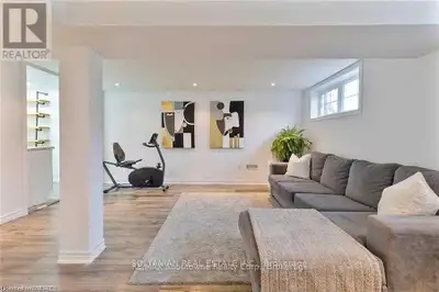 490 STANFIELD DRIVE Oakville (WO West), Ontario