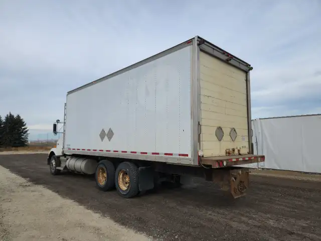 2008 Kenworth T800 in Heavy Trucks in St. Albert - Image 3