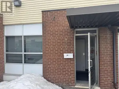 Excellent Opportunity For Small Warehouse In Scarborough! Midland And Ellesmere/ Lawrence Area. Minu...