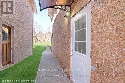 80 LAURENDALE Avenue Unit# LOWER Waterdown, Ontario