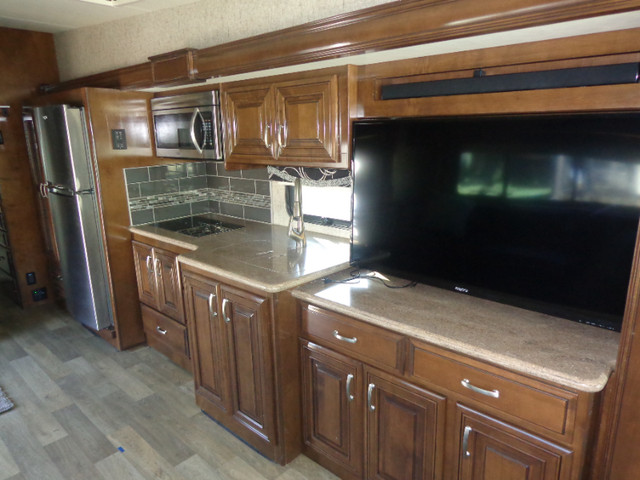 STOP! DON'T BUY AN RV! Not Until You Check Out Our Inventory!! in RVs & Motorhomes in Markham / York Region - Image 4