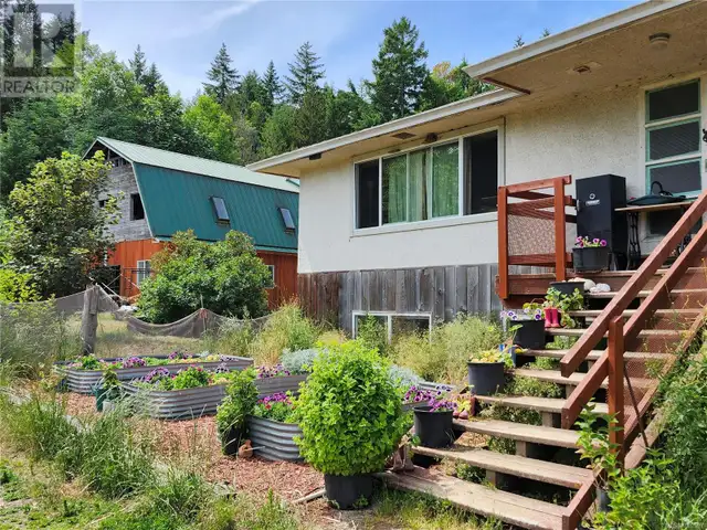 1075 SPIDER LAKE Rd Qualicum Beach, British Columbia in Houses for Sale in Parksville / Qualicum Beach - Image 10
