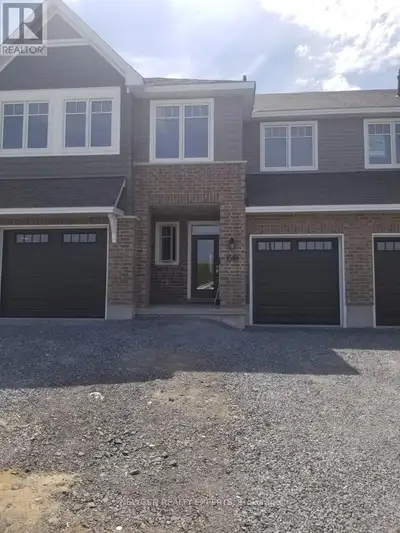 3 bedrooms 2.5 Washrooms Approximately 1869 sqft of Living space including Finished Basement Hardwoo...
