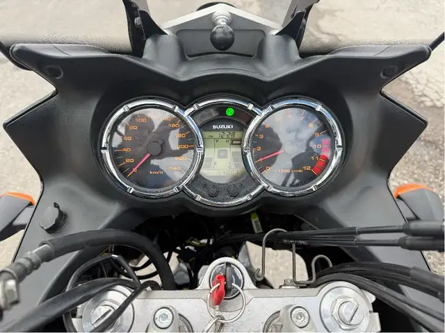 2006 Suzuki V-Strom 1000 ~ V-STROM 1000 ~ COMFORT ~ TOURING ~ LO in Street, Cruisers & Choppers in City of Toronto - Image 23