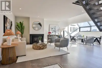 The epitome of refined urban living in the heart of Yorkville, this rare and fully reimagined pentho...