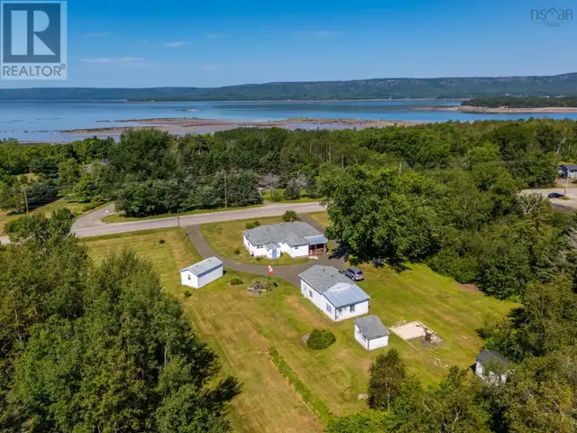 2252 Highway 1 Upper Clements, Nova Scotia in Houses for Sale in Annapolis Valley - Image 2