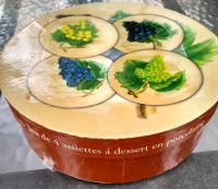Quatre assiettes à dessert de porcelaine neuves Cosecha 1996