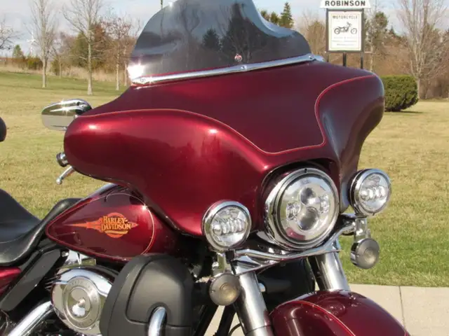 2008 Harley-Davidson FLHTC Electra Glide Classic in Sport Touring in Leamington - Image 5