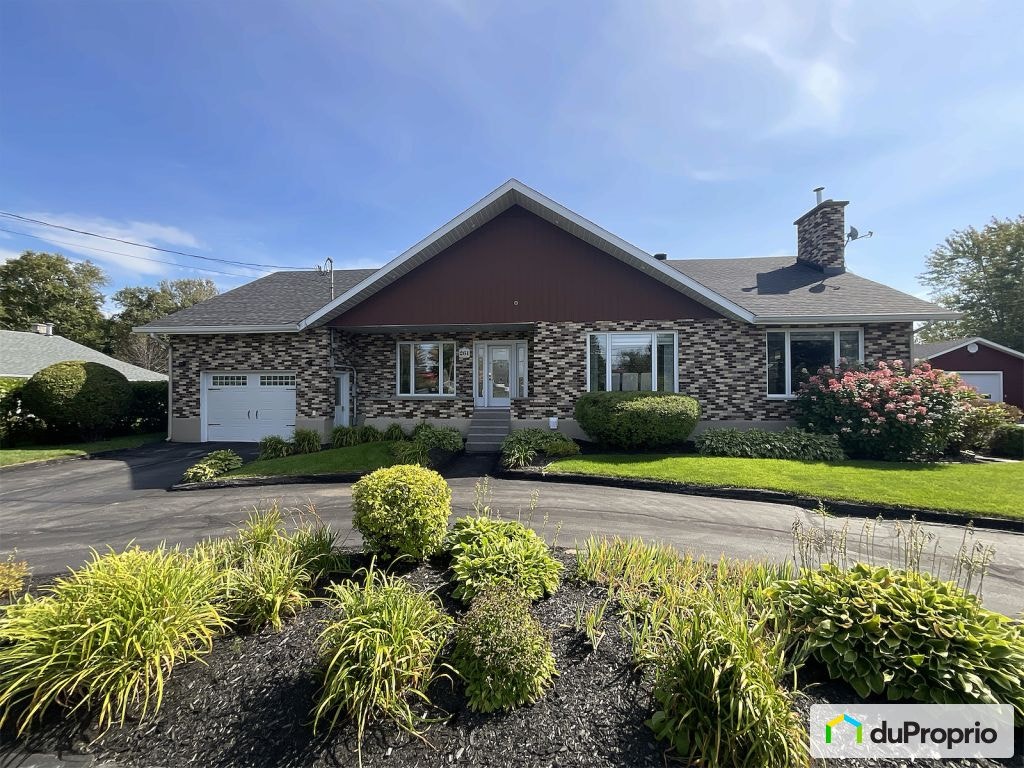 $549,000 - Bungalow for sale in Alma — photo 1