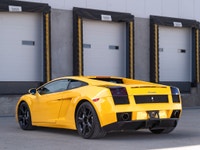 CARGET AUTOMOTIVE is thrilled to offer this iconic 2004 Lamborghini Gallardo Coupe, a raw and timele... (image 9)