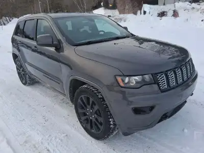 See Dealer Website for Details. . Engine: Moteur V6 3.6L L/100Km City: 12.7 L/100Km Hwy: 9.6 Safety...