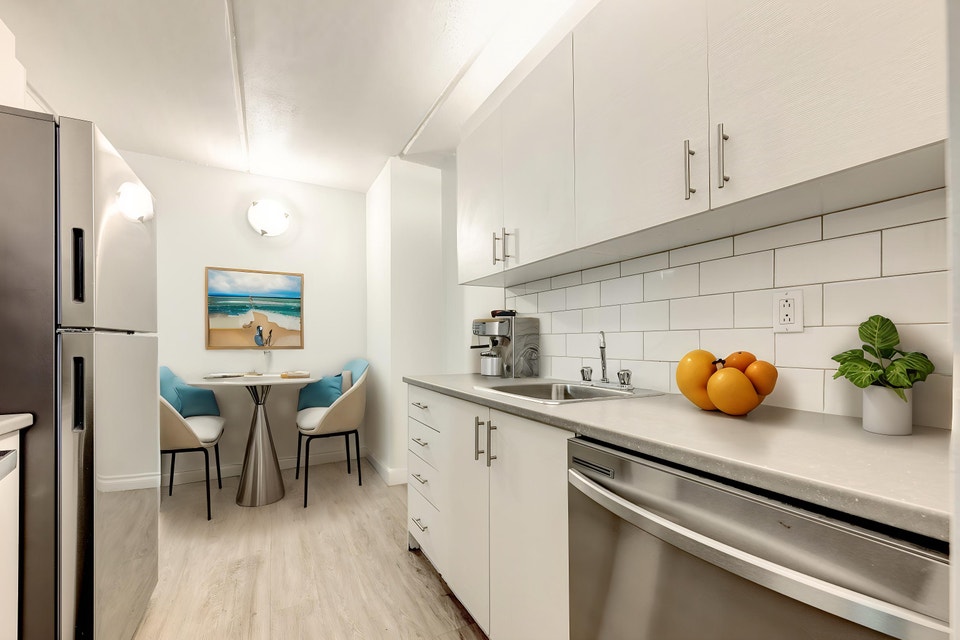 PH 4 - 4 - Studio Premium Apartment for Rent 4