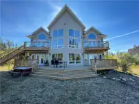 Lakefront Home on Athapap near Cranberry Portage