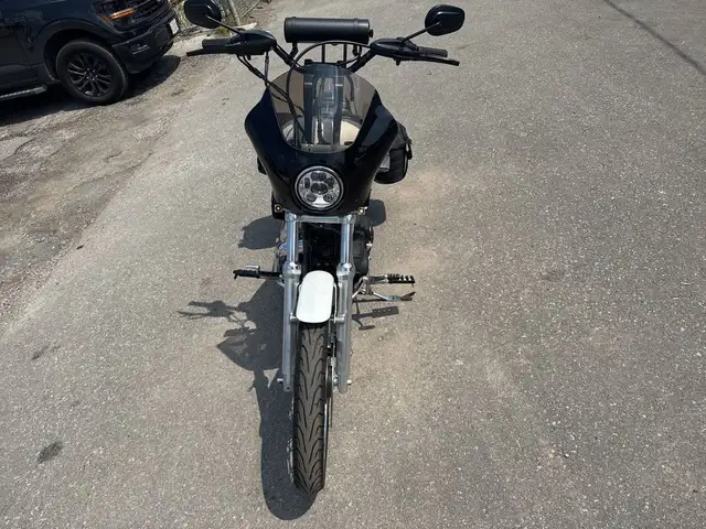 2005 Harley-Davidson Sportster ~ SPORSTER 883 ~ CANADIAN ~ V&H E in Street, Cruisers & Choppers in City of Toronto - Image 8