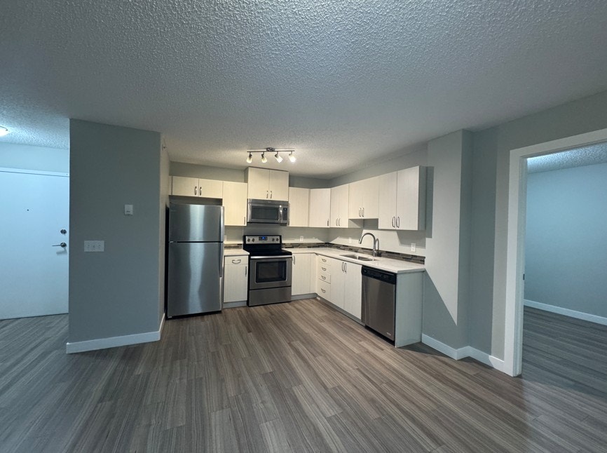 Senior Promo! 2 Bedroom 2 Bath - HEAT INCLUDED starting at $1595 3