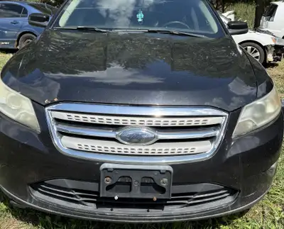 2010 Ford Taurus for parts please contact me at 6476407817