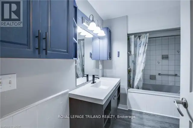 7575 BIDDULPH STREET Lambton Shores (Port Franks), Ontario in Houses for Sale in Grand Bend - Image 22