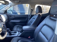 CLEAN CARFAX, Heated Front Seats, Back up Camera, NAVIGATION, Apple Carplay/Android Auto, Tow Packag... (image 1)