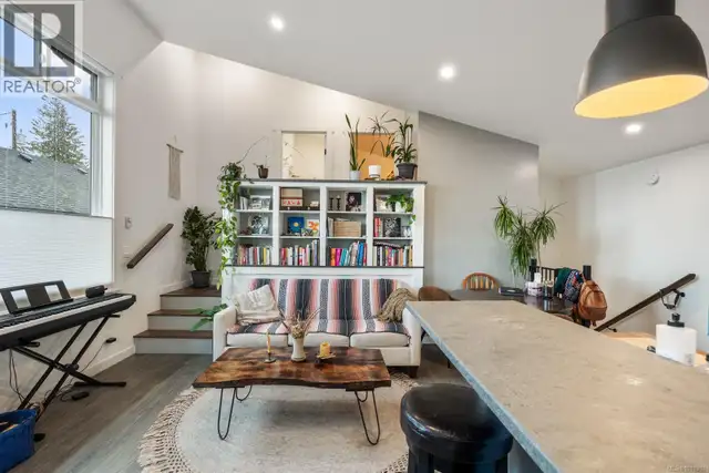 3328 Third St Cumberland, British Columbia in Houses for Sale in Comox / Courtenay / Cumberland - Image 9