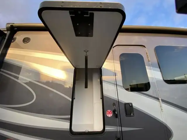 2025 Winnebago Vista 33K in RVs & Motorhomes in Abbotsford - Image 49