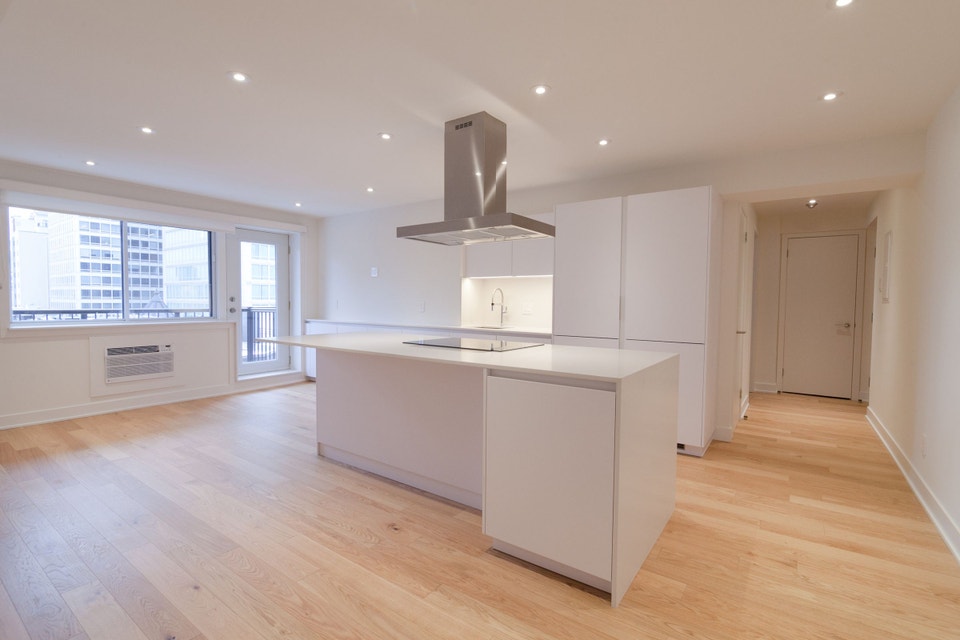 modern three bed near McGill - ID 2465 2