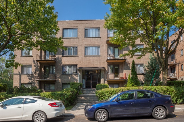 4585 Av. Dupuis — photo 1