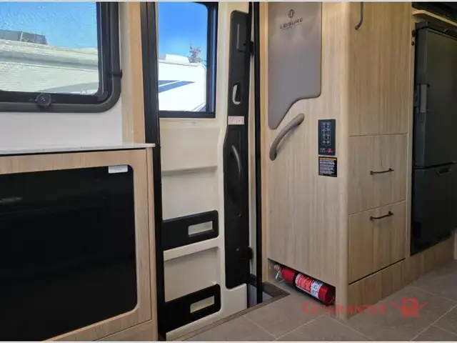 2026 Triple E ( LEISURE TRAVEL VANS ) Unity 24MBL in RVs & Motorhomes in Calgary - Image 18