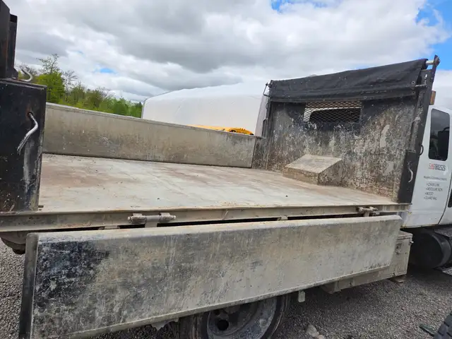 12'   Roll off dump box for sale stock IN- 884-1 in Heavy Equipment Parts & Accessories in Hamilton - Image 5