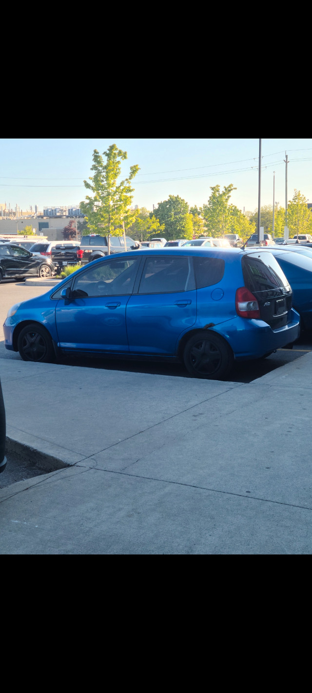 2007 Honda Fit.   Manual in Cars & Trucks in Markham / York Region - Image 2