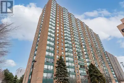 Located in a prime Cooksville location next to the Cooksville GO Station, this elegant and spacious...