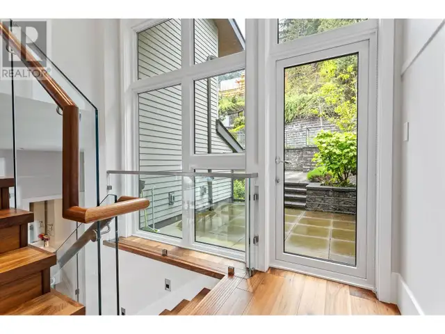 2823 CHIPPENDALE ROAD West Vancouver, British Columbia in Condos for Sale in Downtown-West End - Image 16