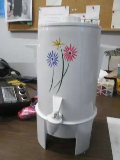 Vintage Regal Ware Perk 10-20 Cup Electric Coffee Percolator, View more