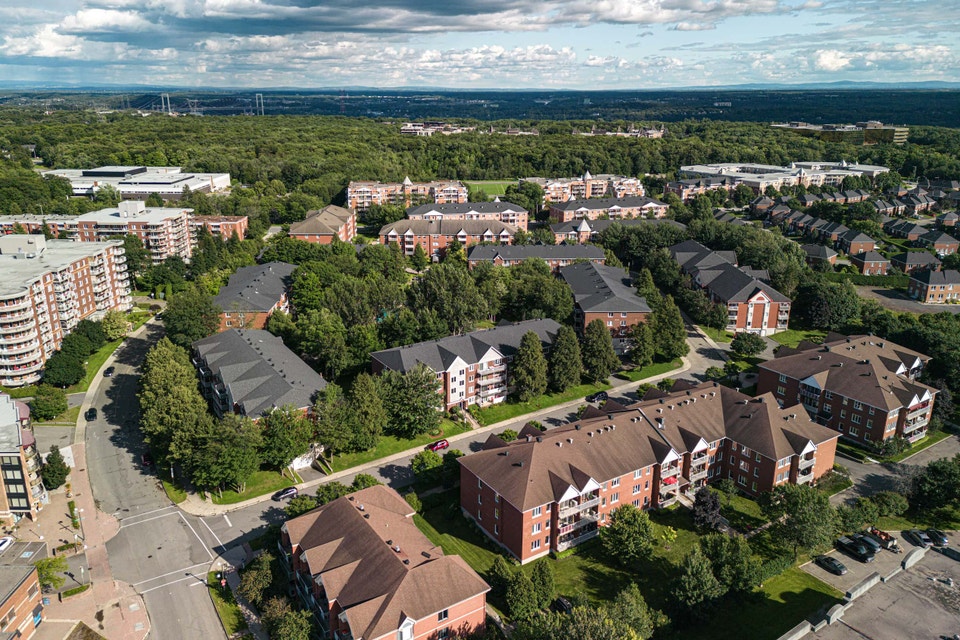 Faubourg de la Pointe and Domaine Laudance Apartments - Bachelor 5