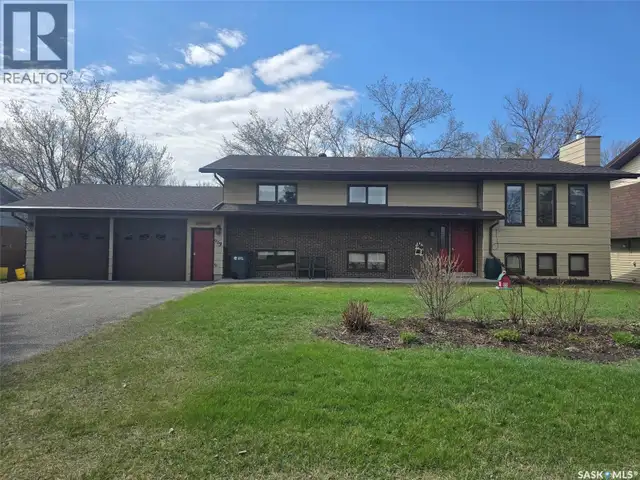 903 Assiniboia AVENUE Grenfell, Saskatchewan in Houses for Sale in Regina - Image 2
