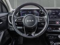*Leather Seats, Remote Start, Heated Steering Wheel, Heated Seats, Apple CarPlay!* With an intellige... (image 7)