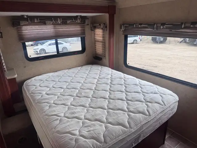 2011 Sunseeker 3120CD Class C Motorhome - Ford F-450 Super Duty in RVs & Motorhomes in Edmonton - Image 15