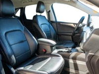 GREAT ESCAPE with TONS OF FEATURES Multi-Zone Air Conditioning | Power Leather Seating | Heated Seat... (image 6)